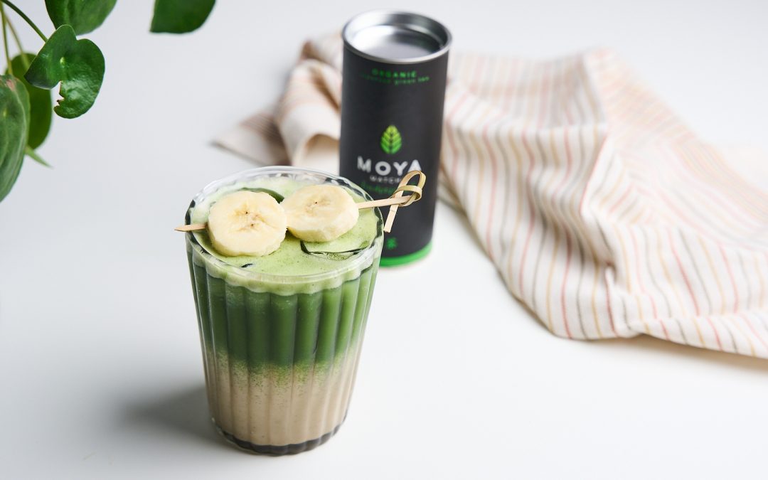 Banaanileiva matcha latte